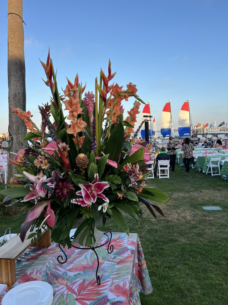 Full Polynesian dinner buffet